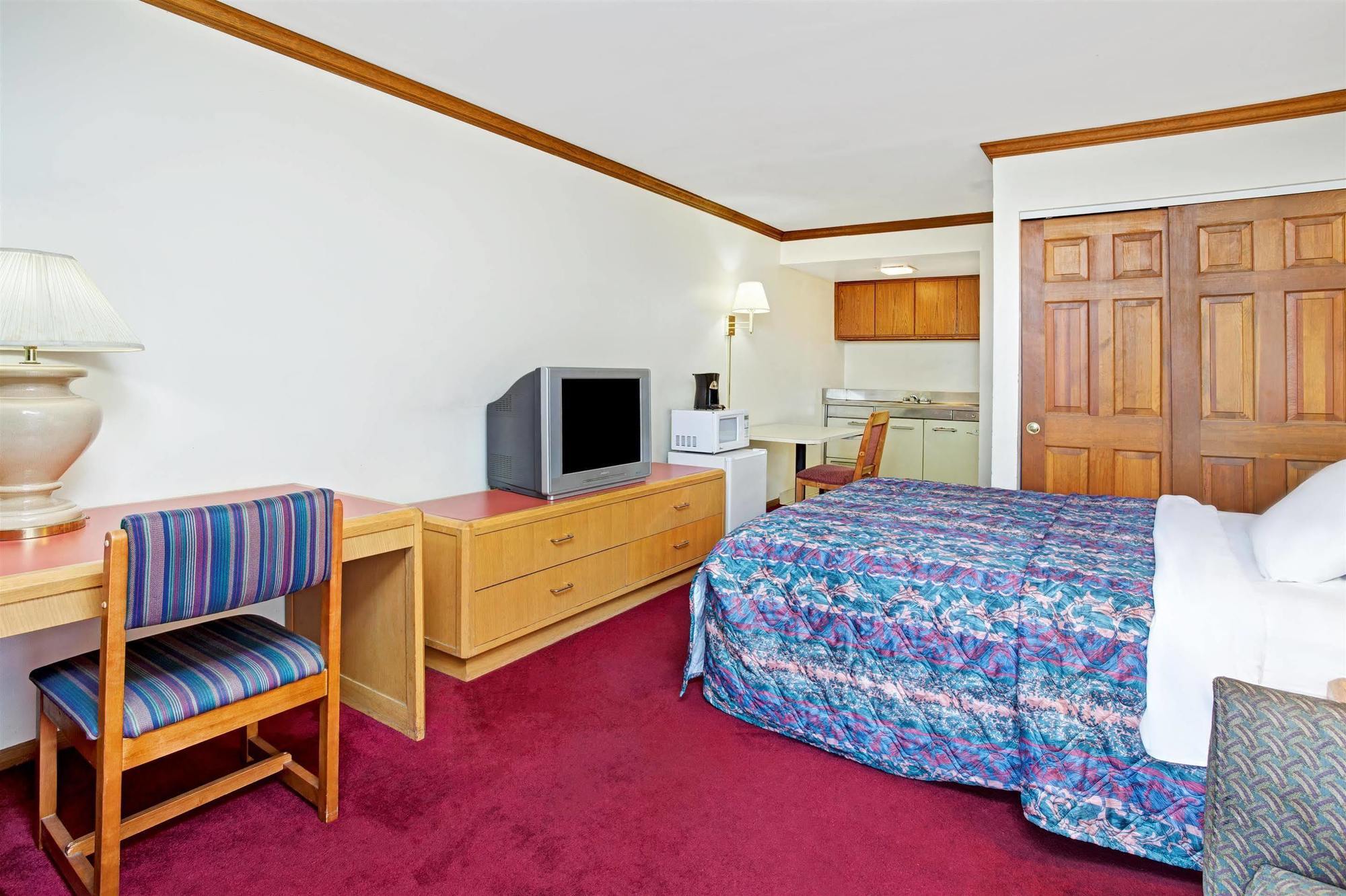 Travelodge By Wyndham Canton-Livonia Area, Mi Kültér fotó