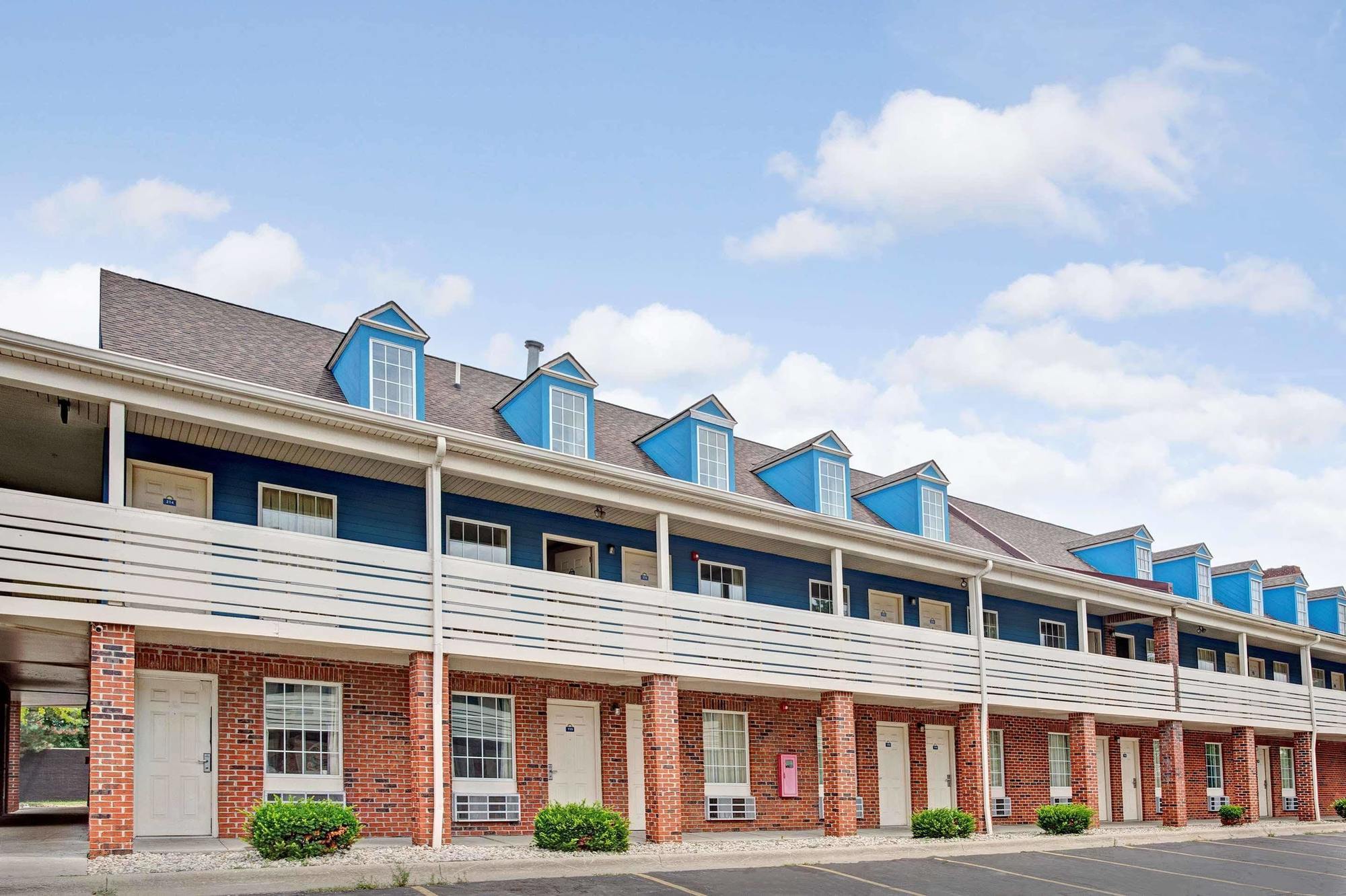 Travelodge By Wyndham Canton-Livonia Area, Mi Kültér fotó